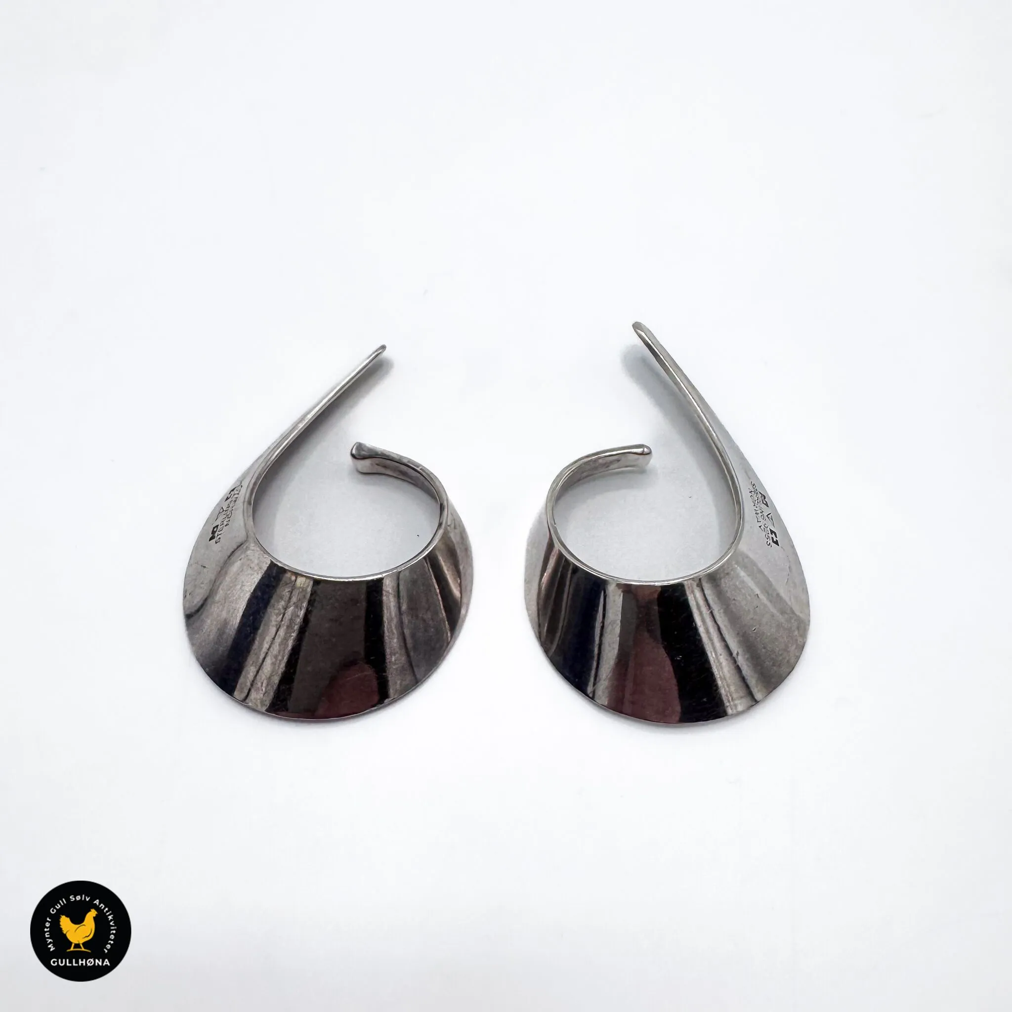 Tone Vigeland øredobber slynge