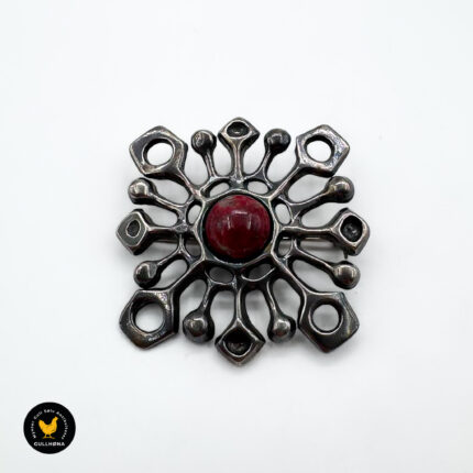 Brosje/Anheng i sølv med thulitt - UNI D-A