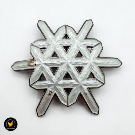 Brosje i sølv med hvit emalje - Snøkrystall - Ivar T. Holth