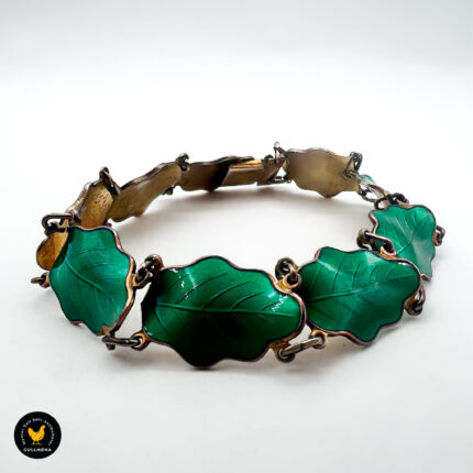 Vakkert armbånd i forgylt sølv med grønn emalje - John Baalerud