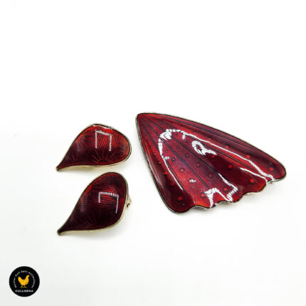 Brosje og øreklips i emaljert sølv