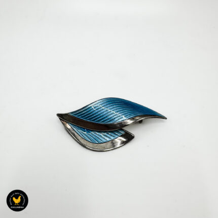 Brosje i sølv med lyseblå emalje - Albert Scharning