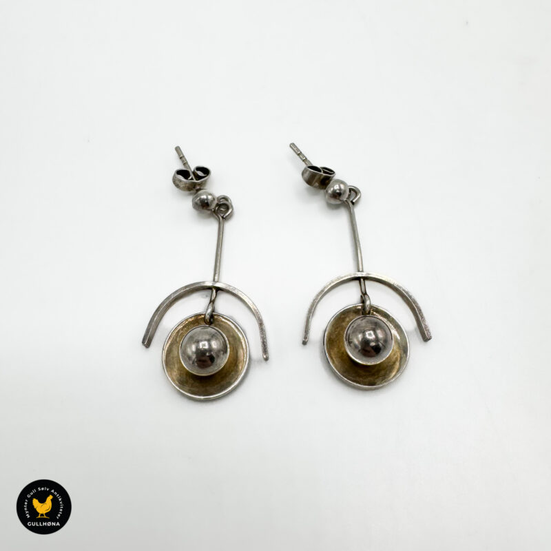 Øredobber i sølv fra Aksel Holmsen. Sølvøredobber.