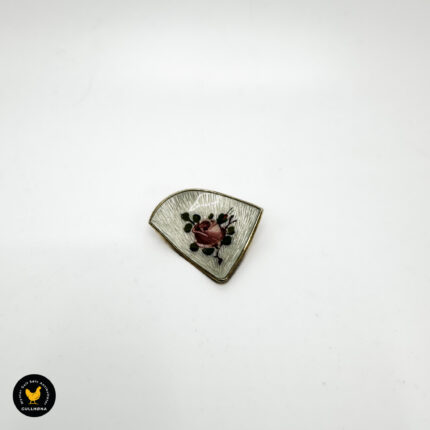 Brosje i forgylt sølv med emalje - Ivar T. Holth