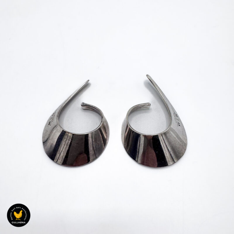 Tone Vigeland øredobber slynge