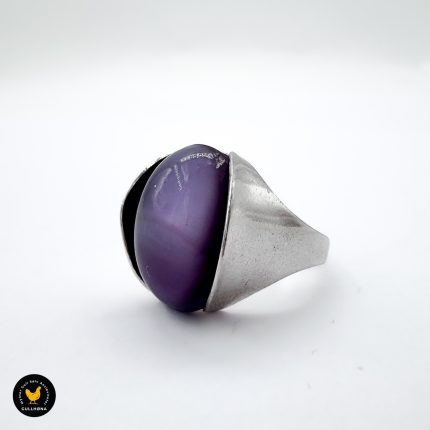 Ring i sølv med lilla stein