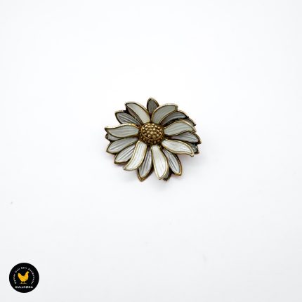 David Andersen Kikki Kval prestekrage vintage smykke brosje hvit emalje flora 3